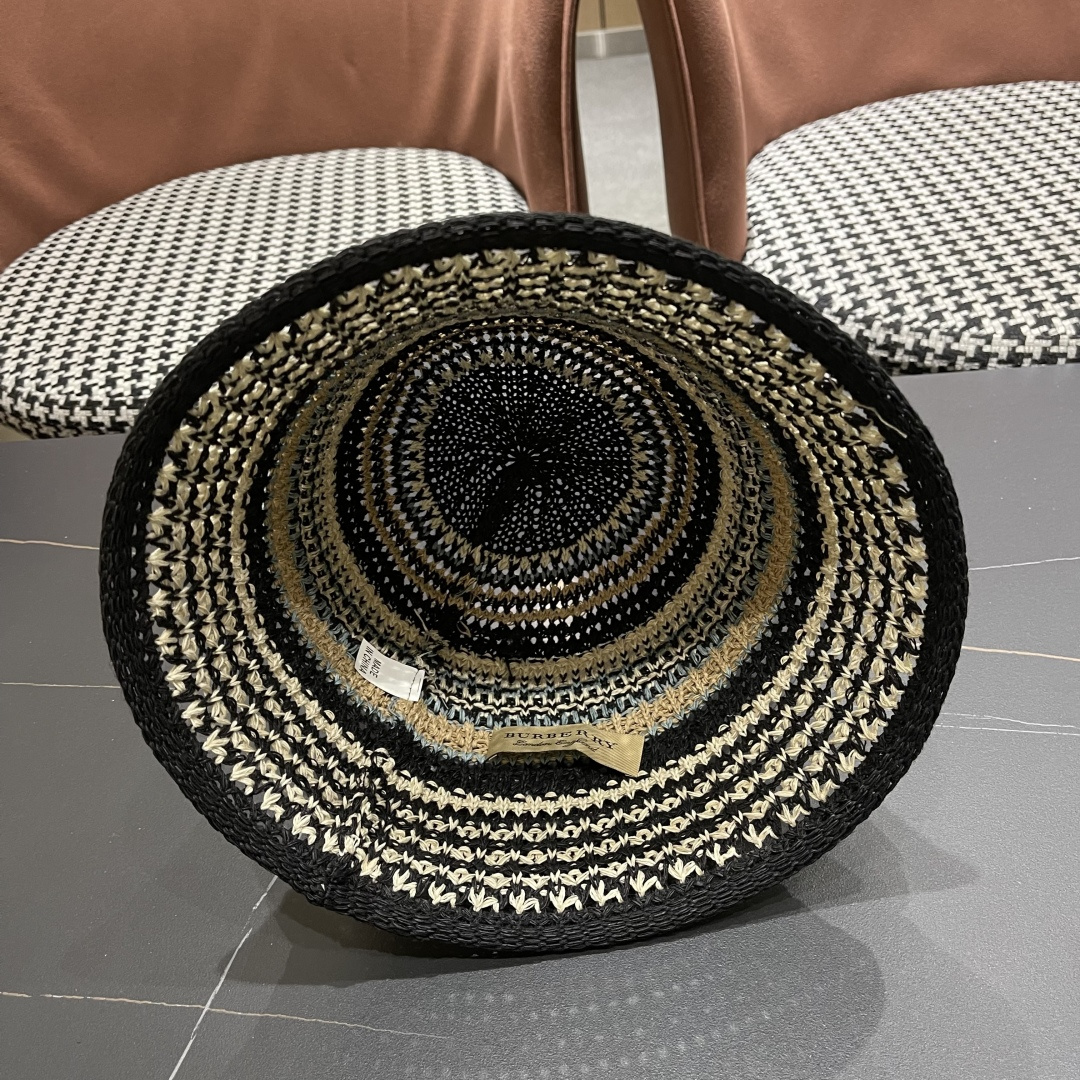  Burberry（巴宝莉）春夏针织镂空撞色条纹渔夫帽女百搭防晒出游遞阳
帽显脸小水桶帽潮