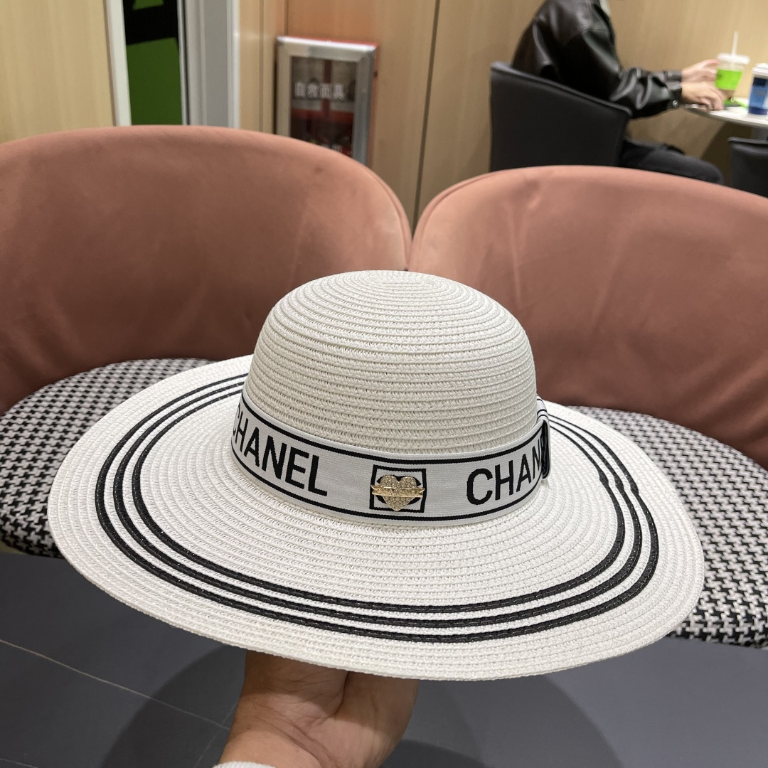 【CHANEL香奈儿】2025新款草编大檐拼色织带款编织草帽，优雅大方的一款
