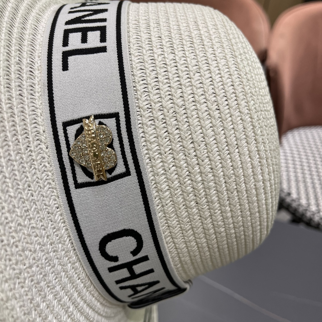 【CHANEL香奈儿】2025新款草编大檐拼色织带款编织草帽，优雅大方的一款