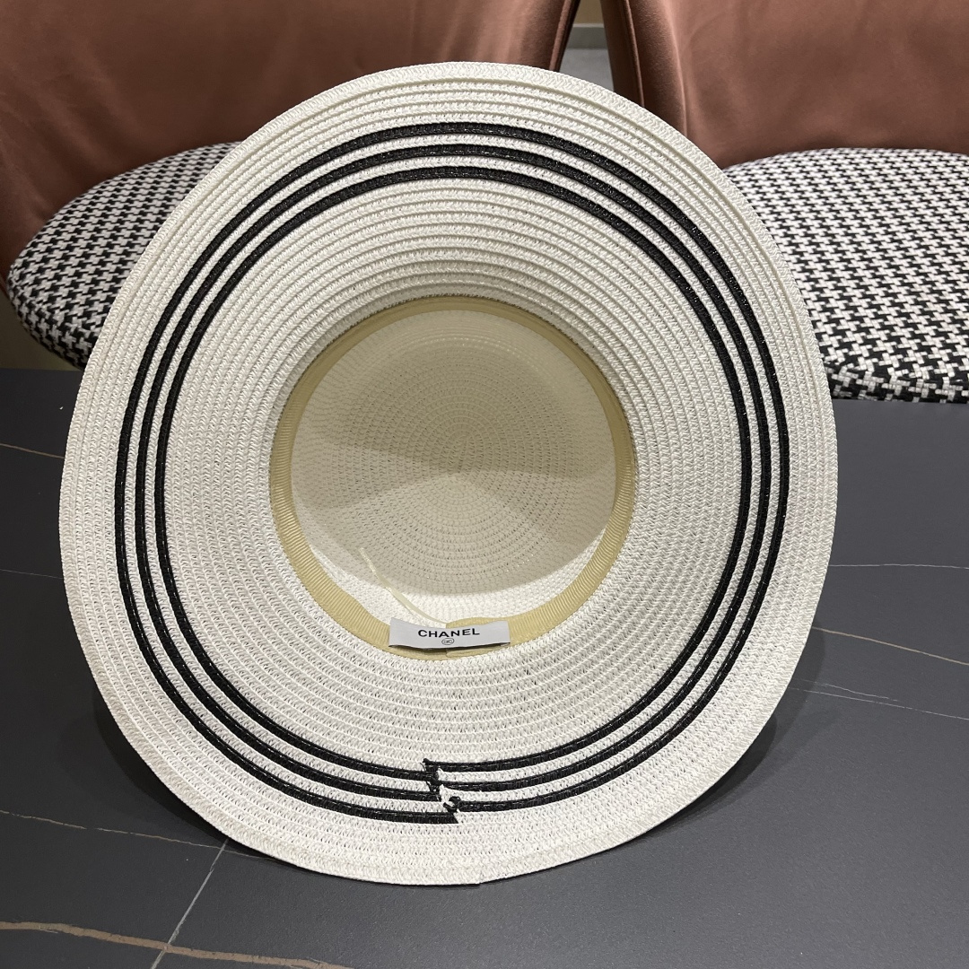 【CHANEL香奈儿】2025新款草编大檐拼色织带款编织草帽，优雅大方的一款
