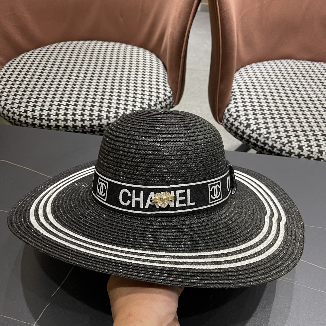【CHANEL香奈儿】2025新款草编大檐拼色织带款编织草帽，优雅大方的一款