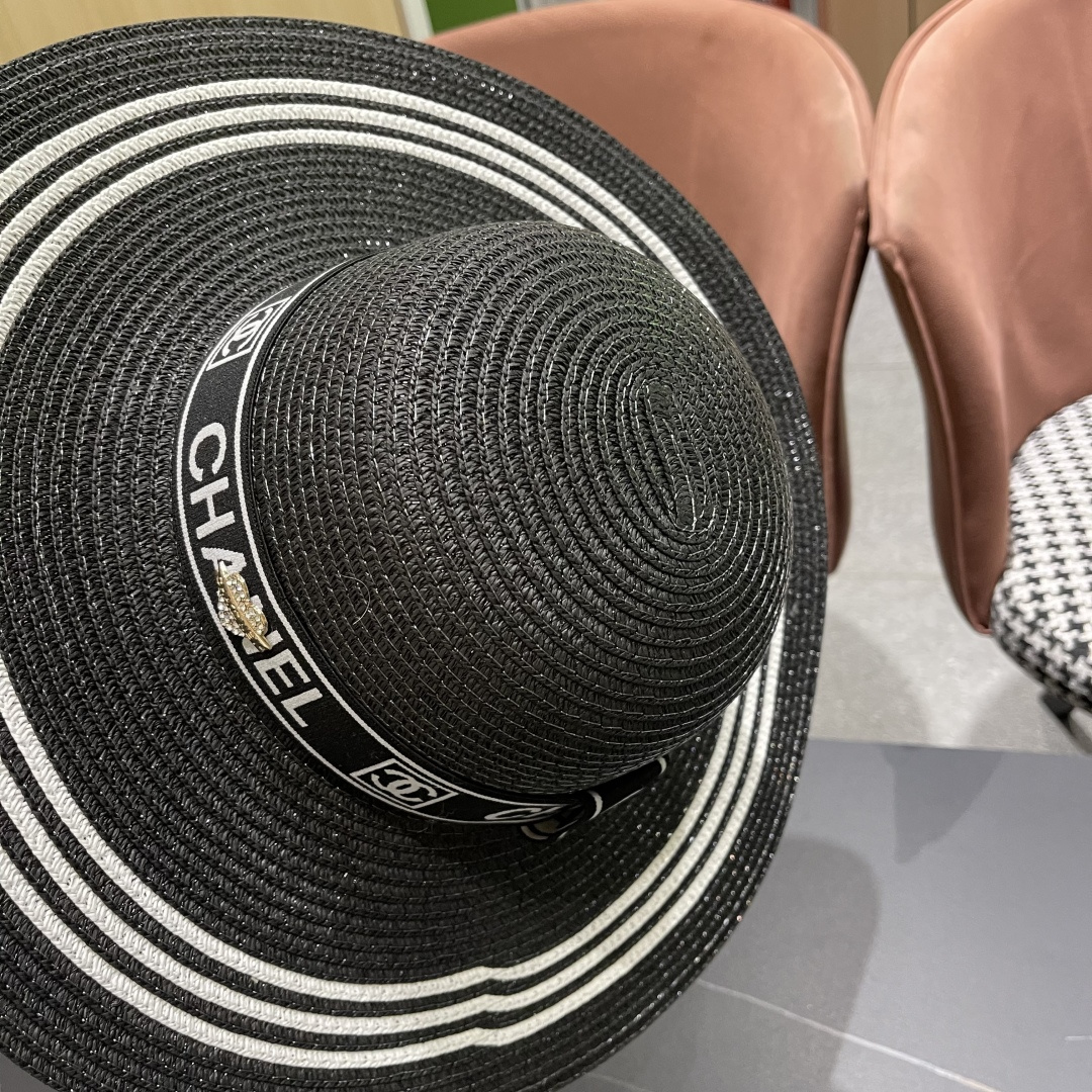【CHANEL香奈儿】2025新款草编大檐拼色织带款编织草帽，优雅大方的一款