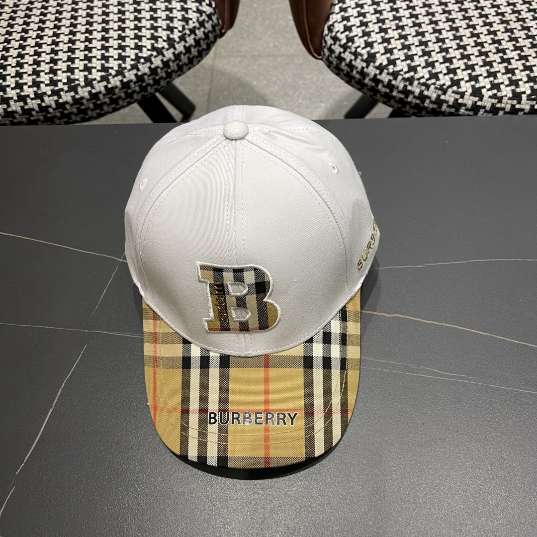  Burberry（巴宝莉）原单棒球帽  专柜热卖轻盈透气。完美版型，原厂品质，独家实物拍摄，男女适用！