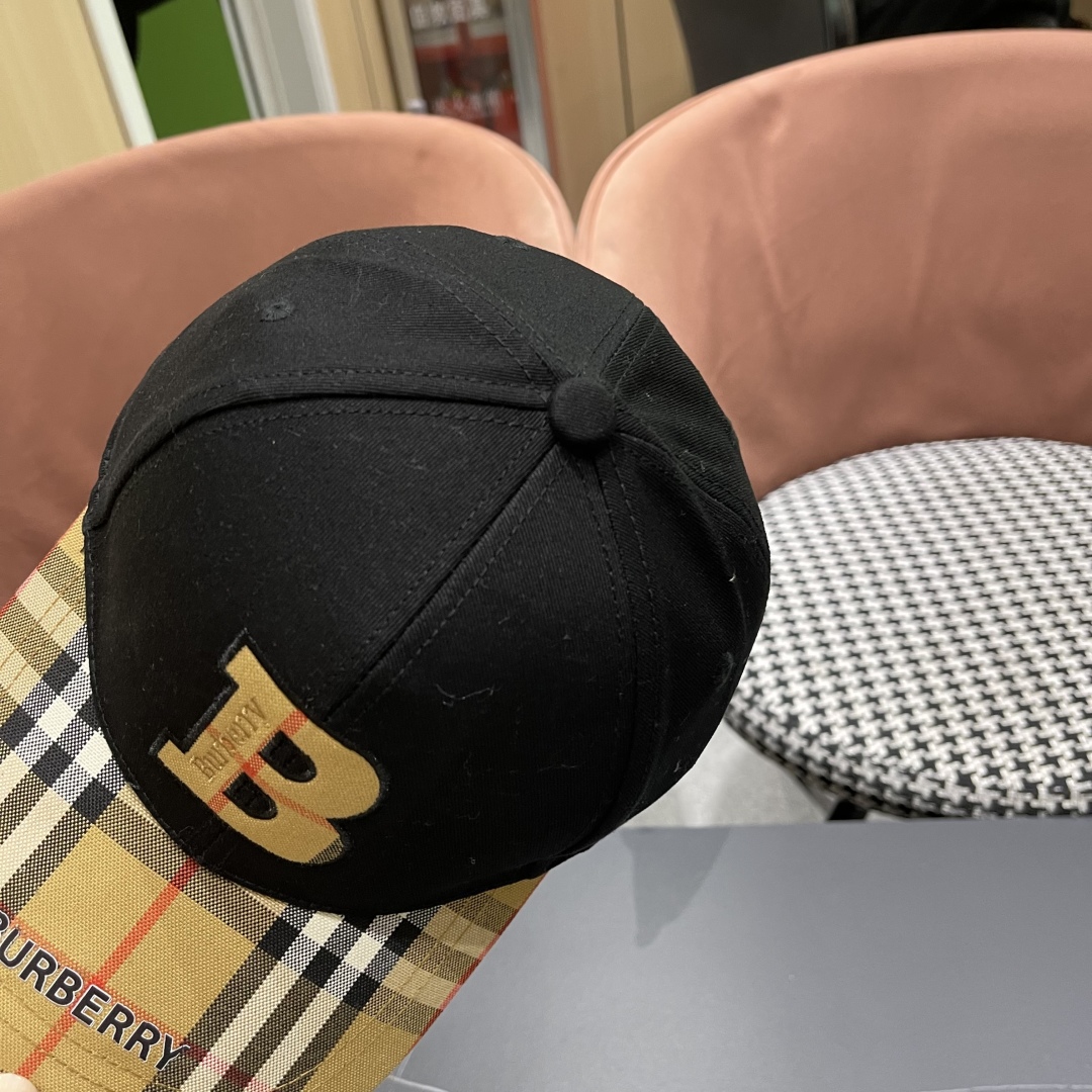  Burberry（巴宝莉）原单棒球帽  专柜热卖轻盈透气。完美版型，原厂品质，独家实物拍摄，男女适用！
