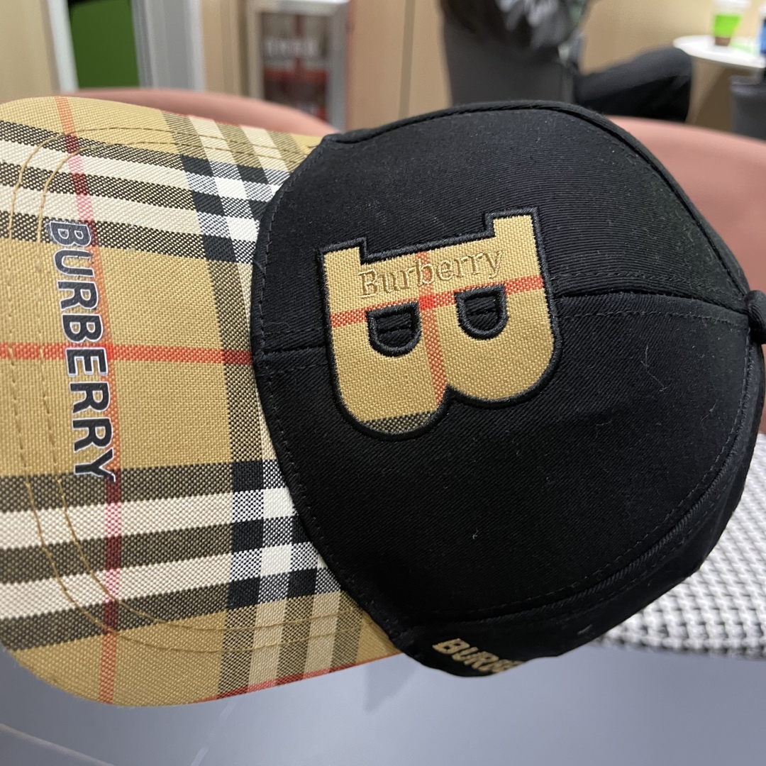  Burberry（巴宝莉）原单棒球帽  专柜热卖轻盈透气。完美版型，原厂品质，独家实物拍摄，男女适用！