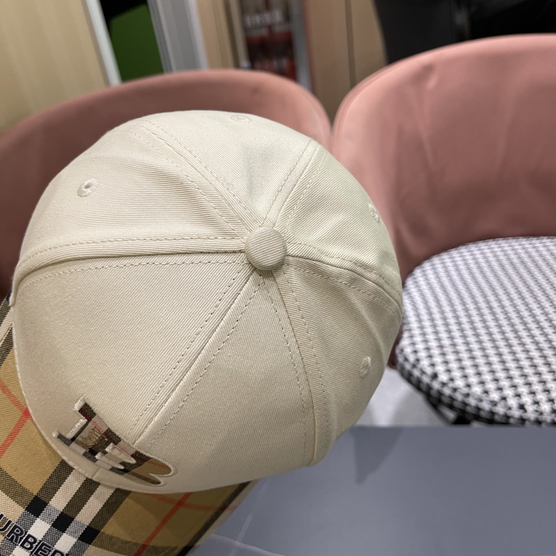  Burberry（巴宝莉）原单棒球帽  专柜热卖轻盈透气。完美版型，原厂品质，独家实物拍摄，男女适用！