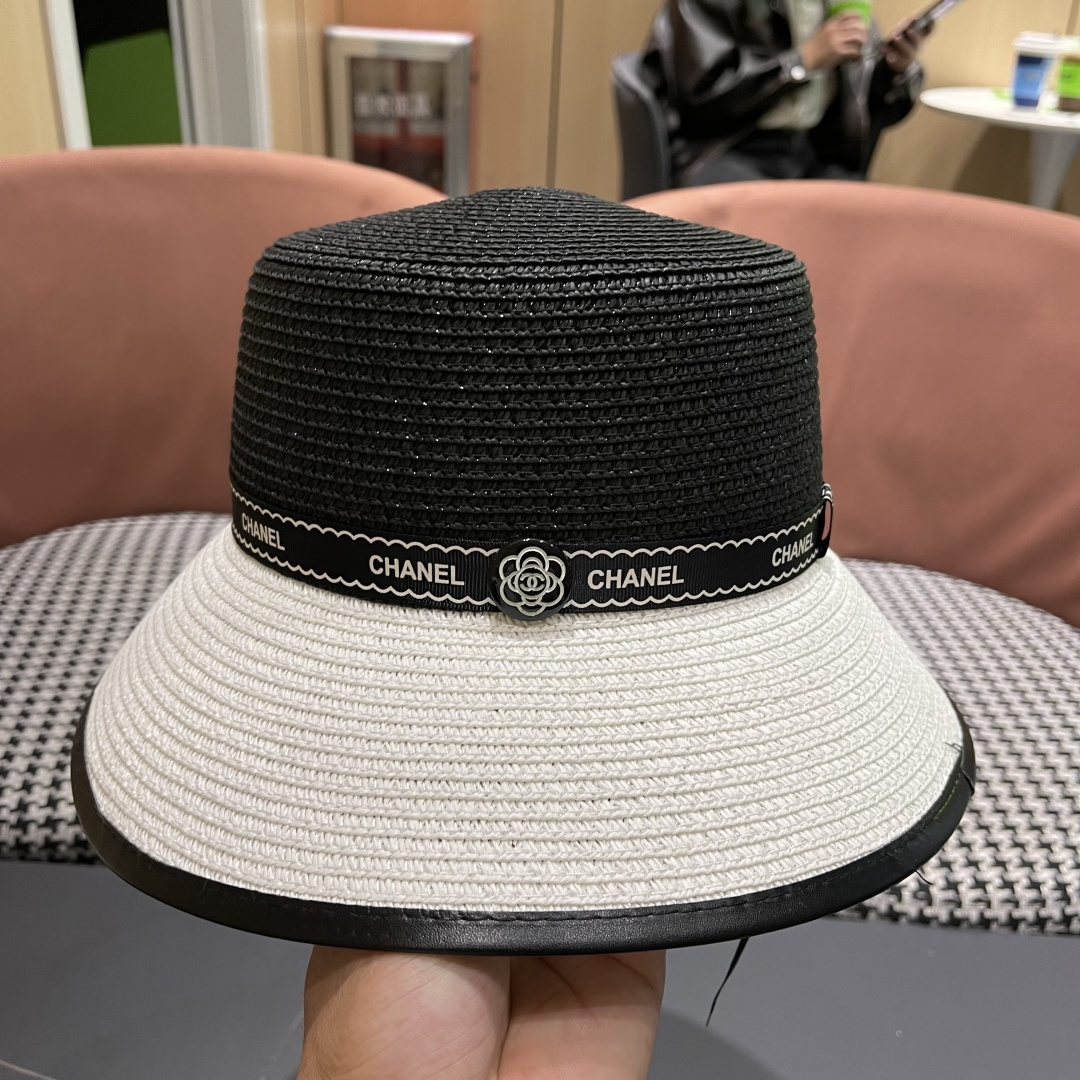  💛【CHANEL香奈儿】2025新款小香风密织度假风盆帽水桶拼色草帽，出街旅行单品