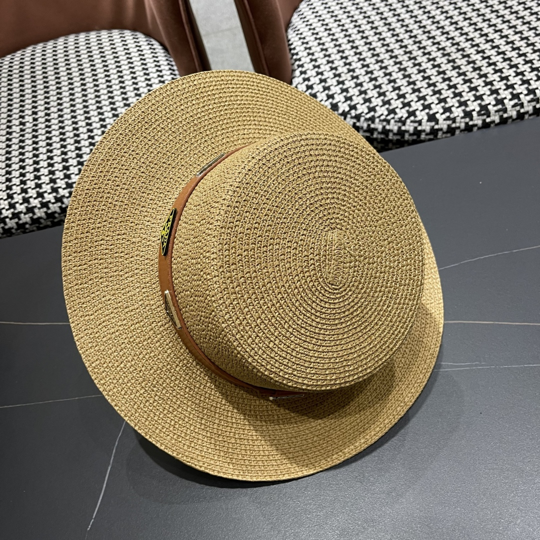  PRADA普拉达】2025新款平顶草帽，出街必备超好搭配，赶紧入手！