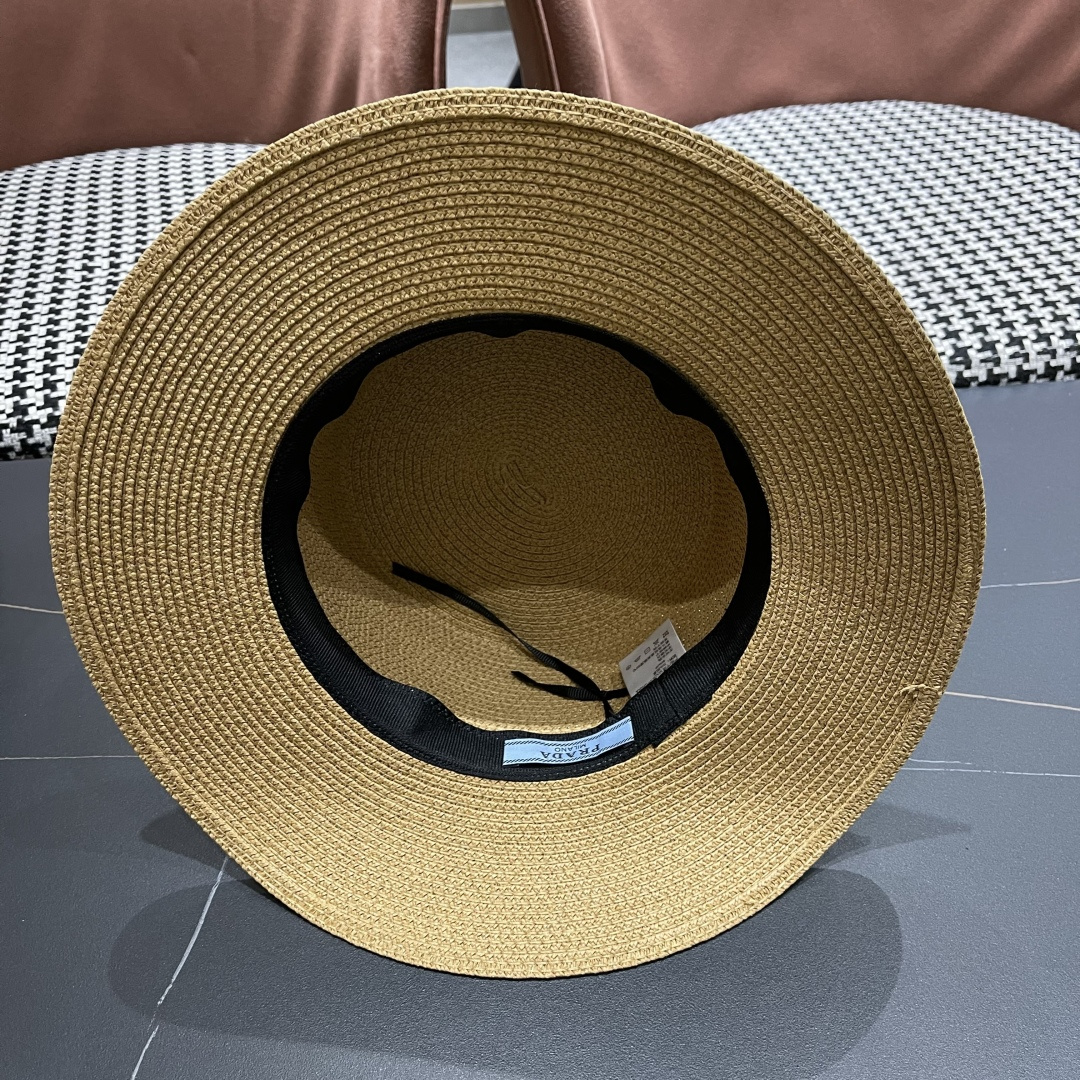  PRADA普拉达】2025新款平顶草帽，出街必备超好搭配，赶紧入手！