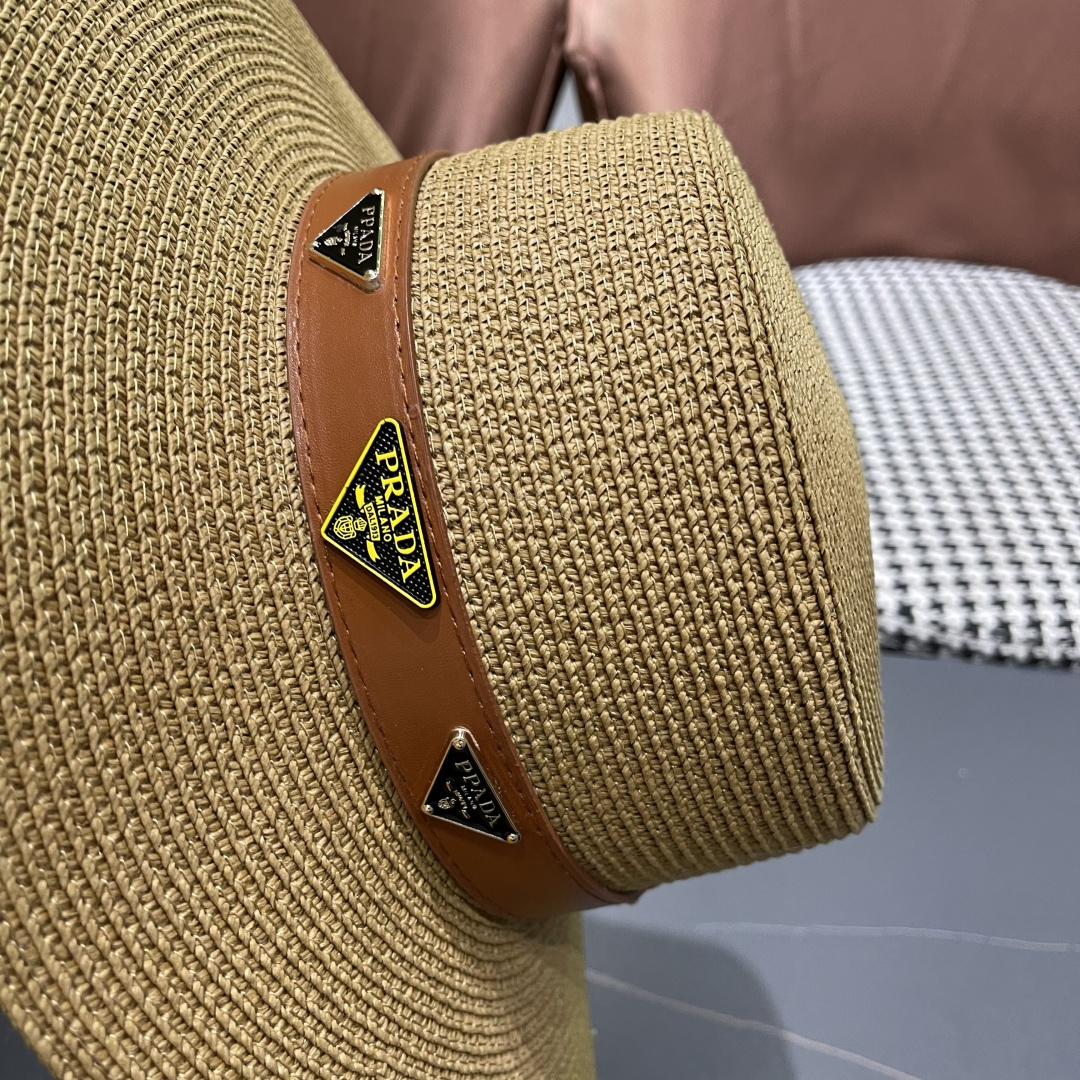  PRADA普拉达】2025新款平顶草帽，出街必备超好搭配，赶紧入手！