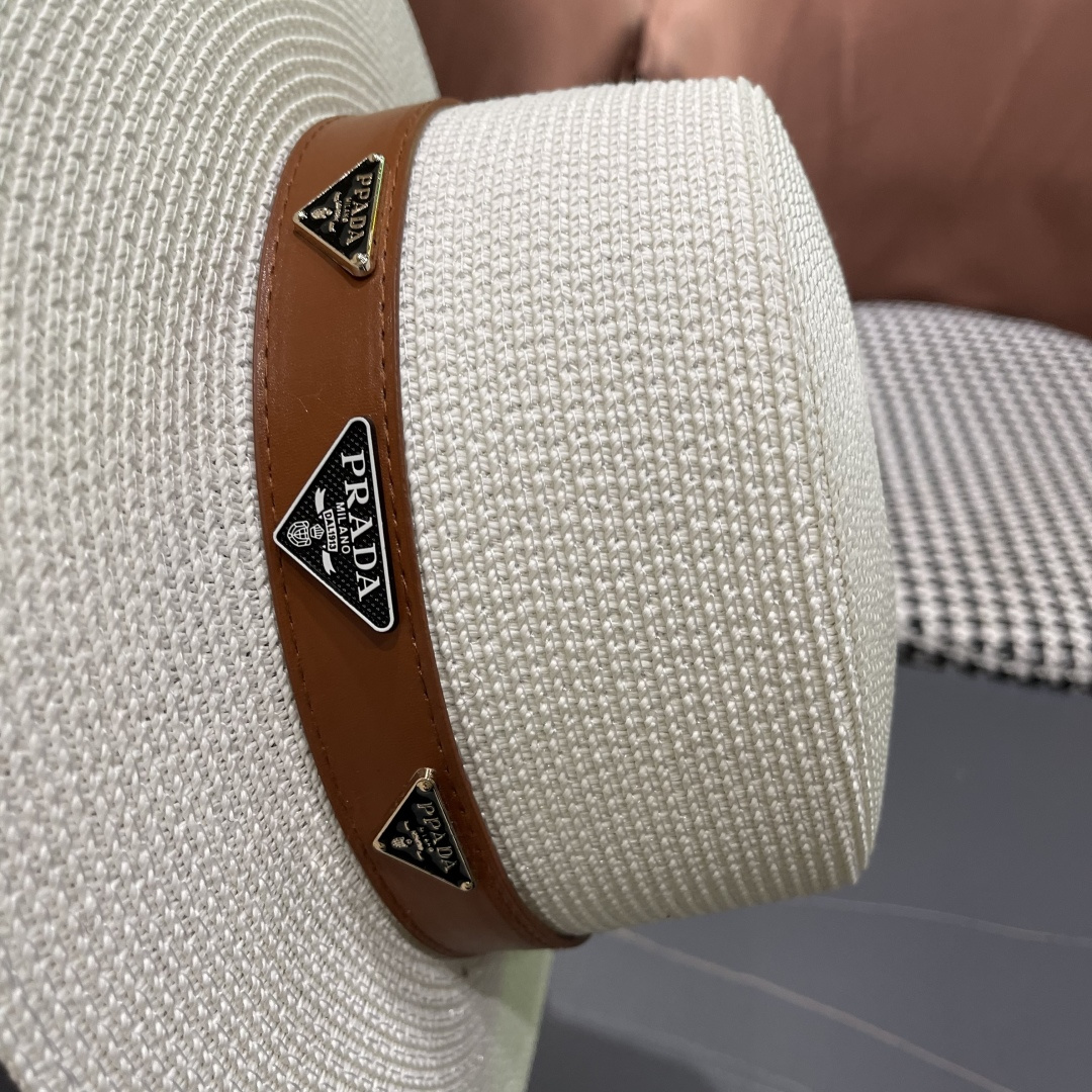  PRADA普拉达】2025新款平顶草帽，出街必备超好搭配，赶紧入手！