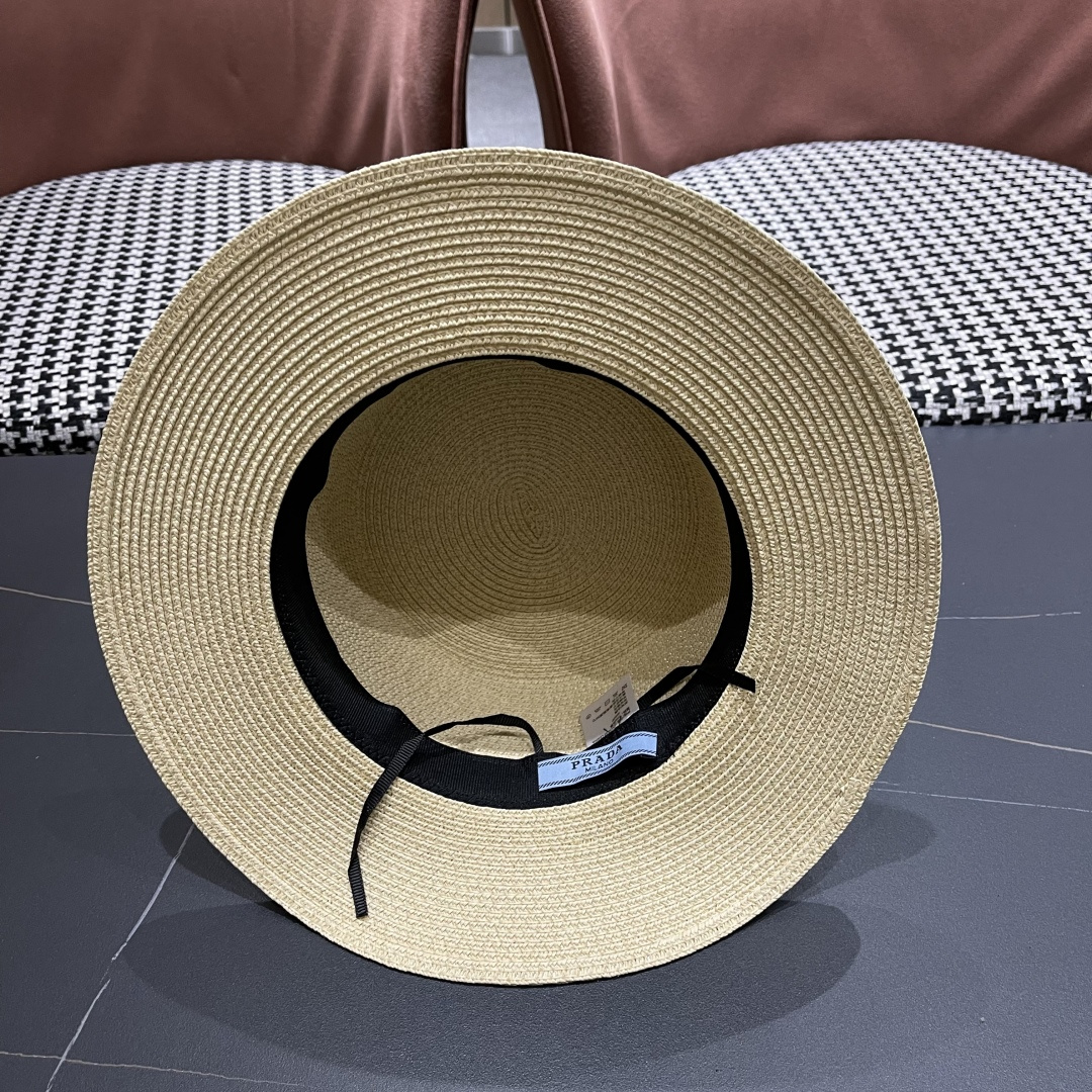  PRADA普拉达】2025新款平顶草帽，出街必备超好搭配，赶紧入手！