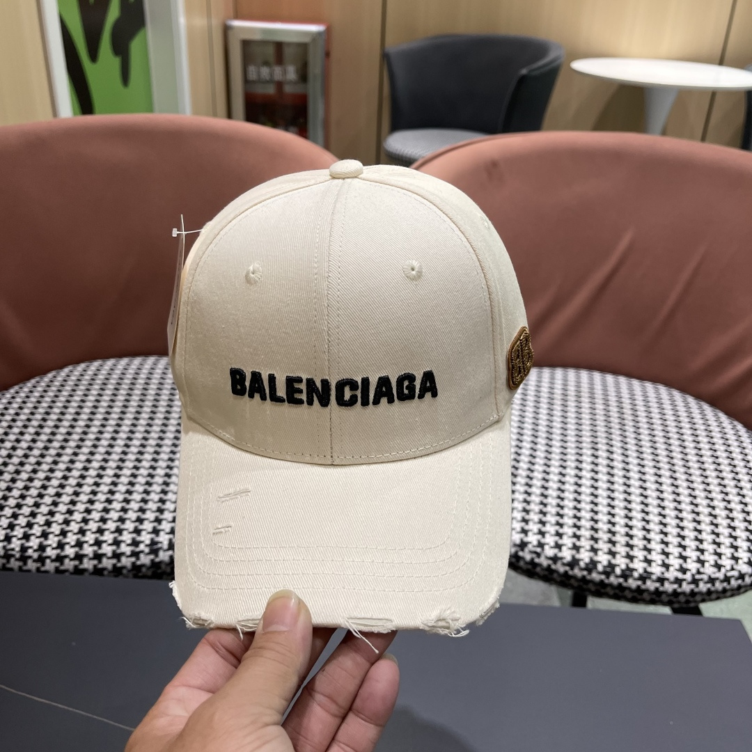  BALENCIAGA巴黎世家2025新款棒球帽，很酷的色系，巴黎粉必入款！