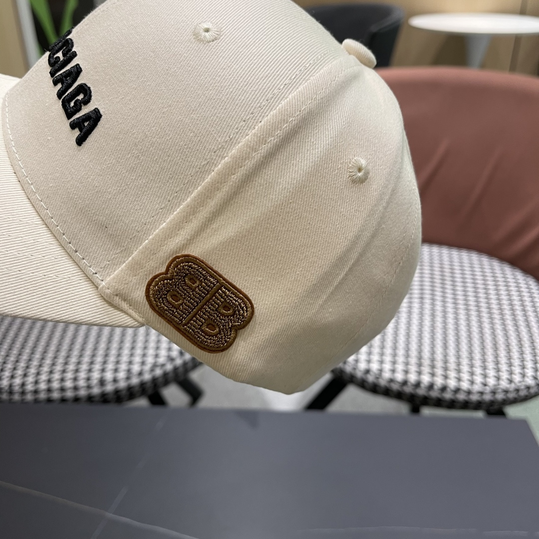  BALENCIAGA巴黎世家2025新款棒球帽，很酷的色系，巴黎粉必入款！