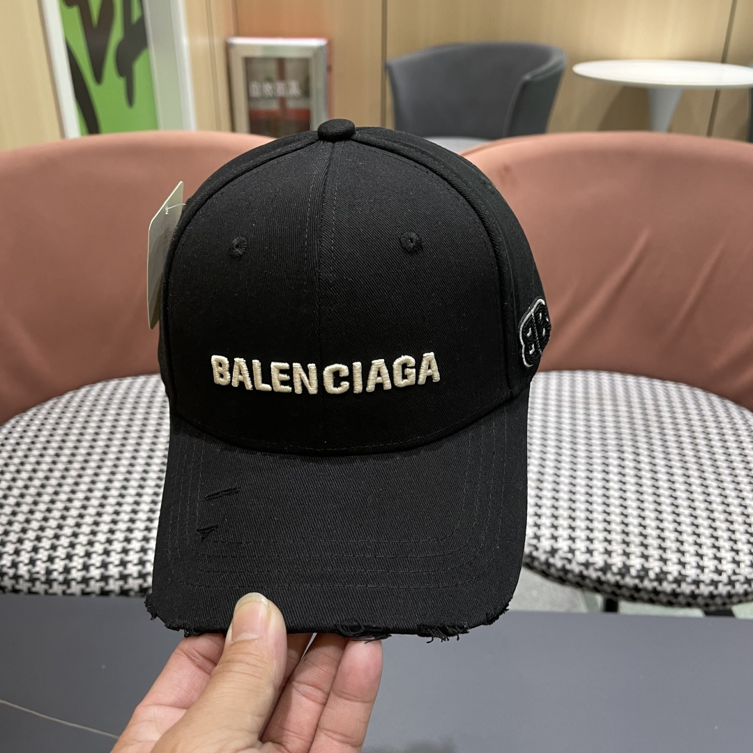  BALENCIAGA巴黎世家2025新款棒球帽，很酷的色系，巴黎粉必入款！