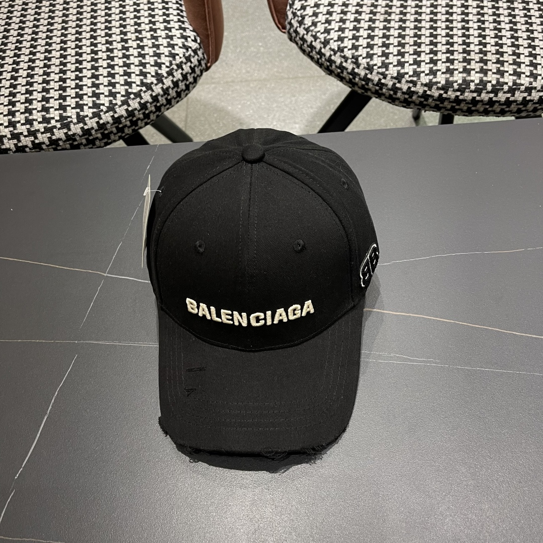  BALENCIAGA巴黎世家2025新款棒球帽，很酷的色系，巴黎粉必入款！