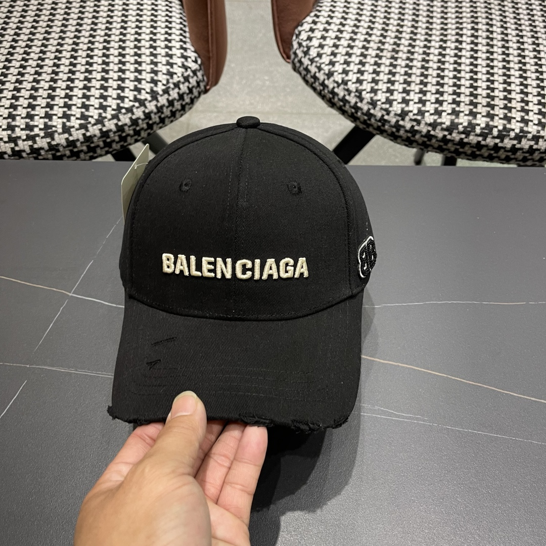  BALENCIAGA巴黎世家2025新款棒球帽，很酷的色系，巴黎粉必入款！