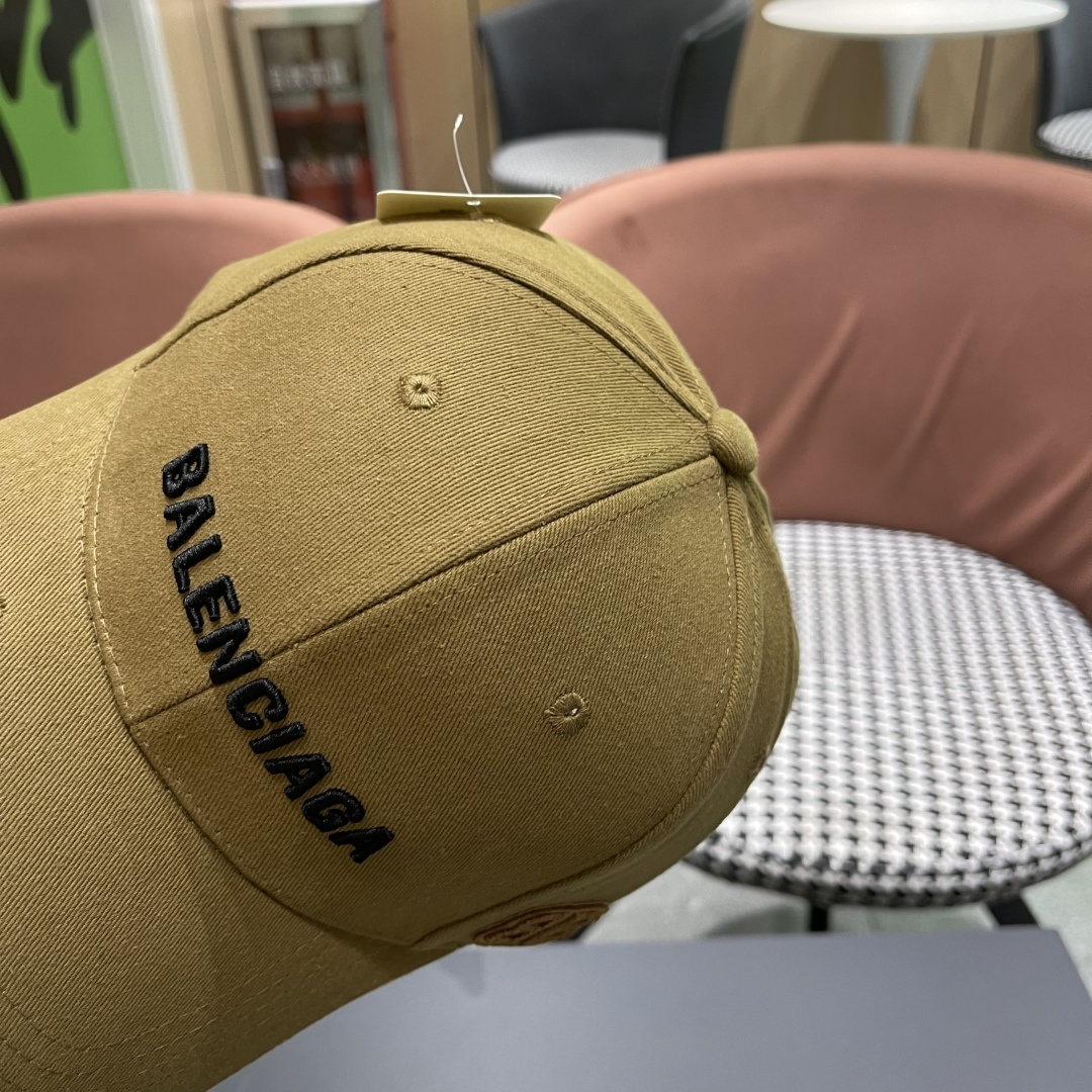  BALENCIAGA巴黎世家2025新款棒球帽，很酷的色系，巴黎粉必入款！