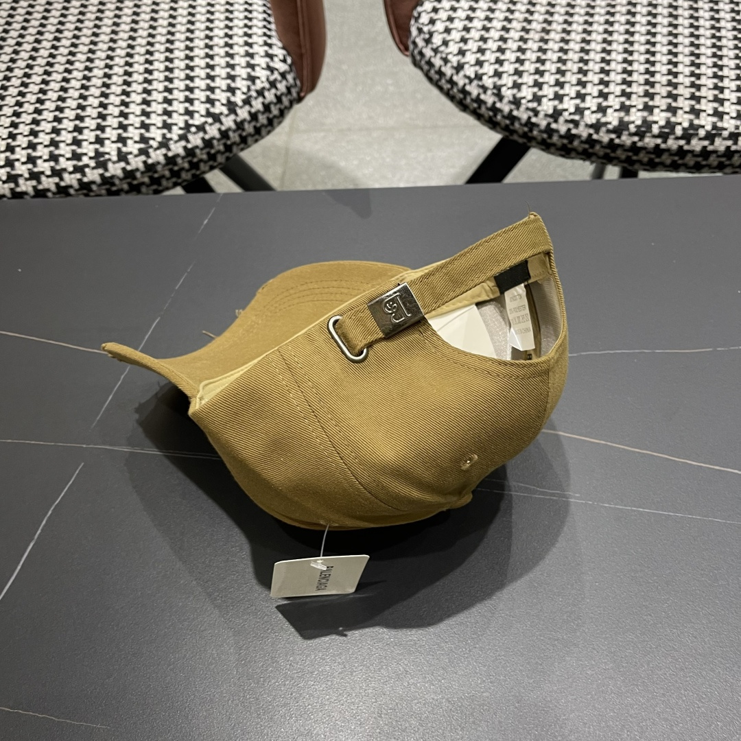  BALENCIAGA巴黎世家2025新款棒球帽，很酷的色系，巴黎粉必入款！