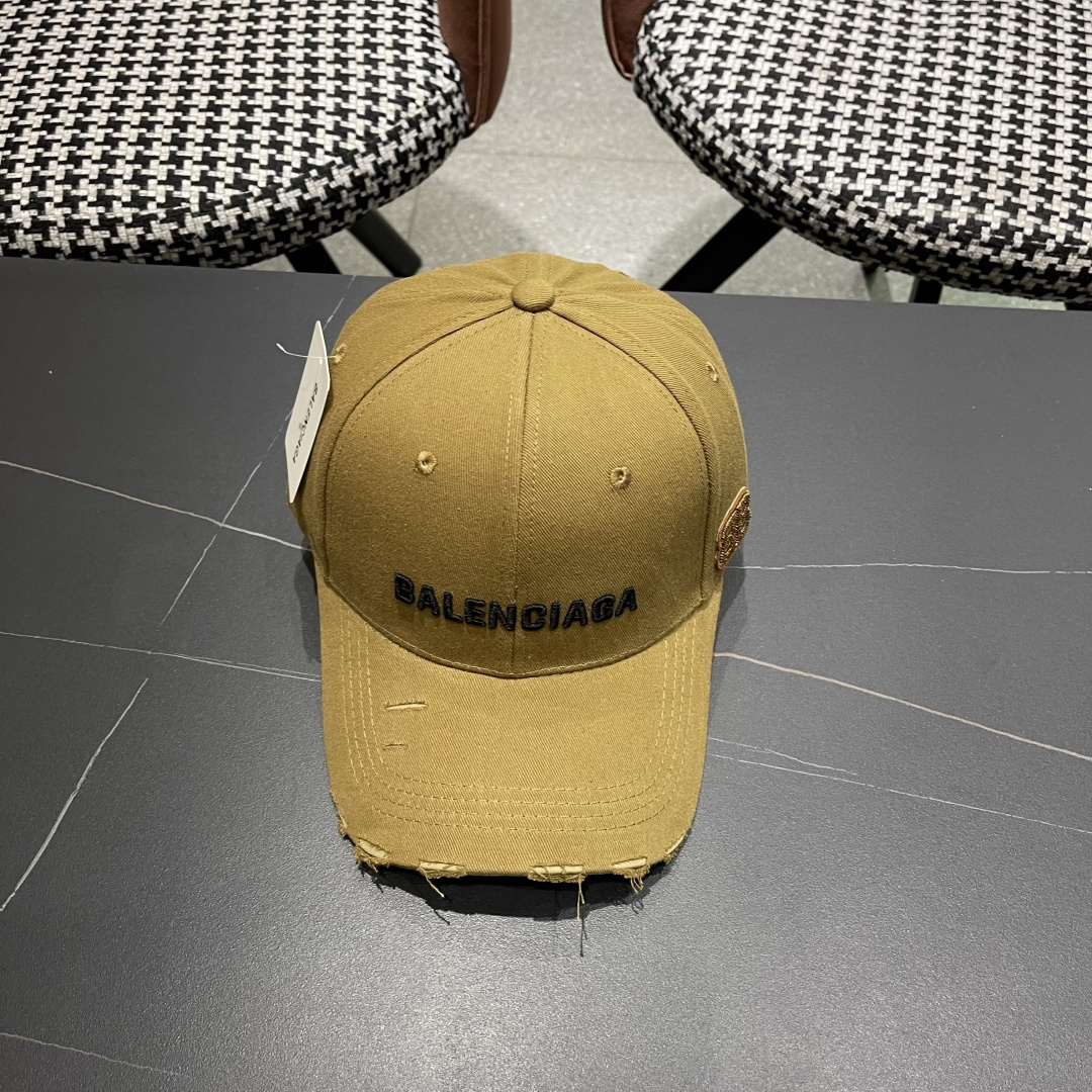  BALENCIAGA巴黎世家2025新款棒球帽，很酷的色系，巴黎粉必入款！