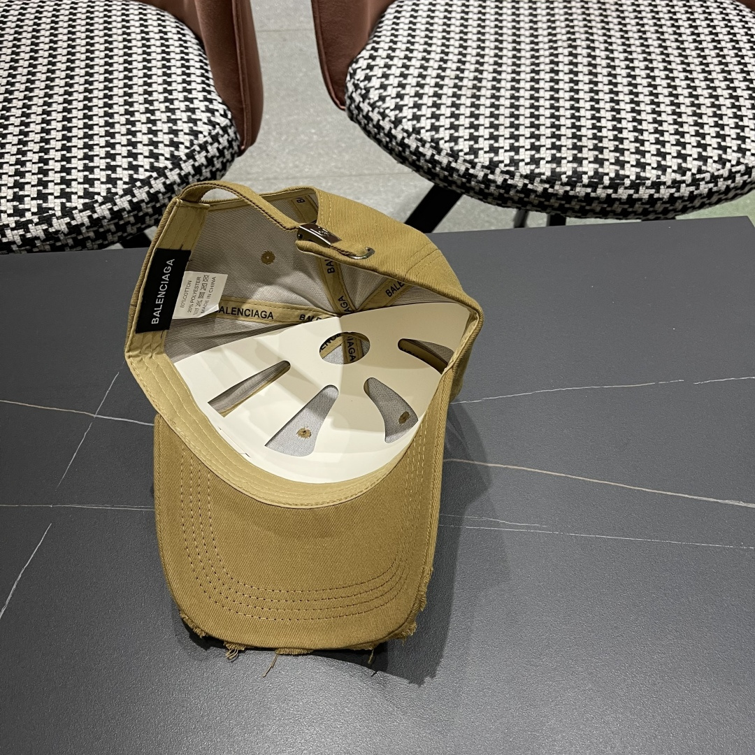  BALENCIAGA巴黎世家2025新款棒球帽，很酷的色系，巴黎粉必入款！