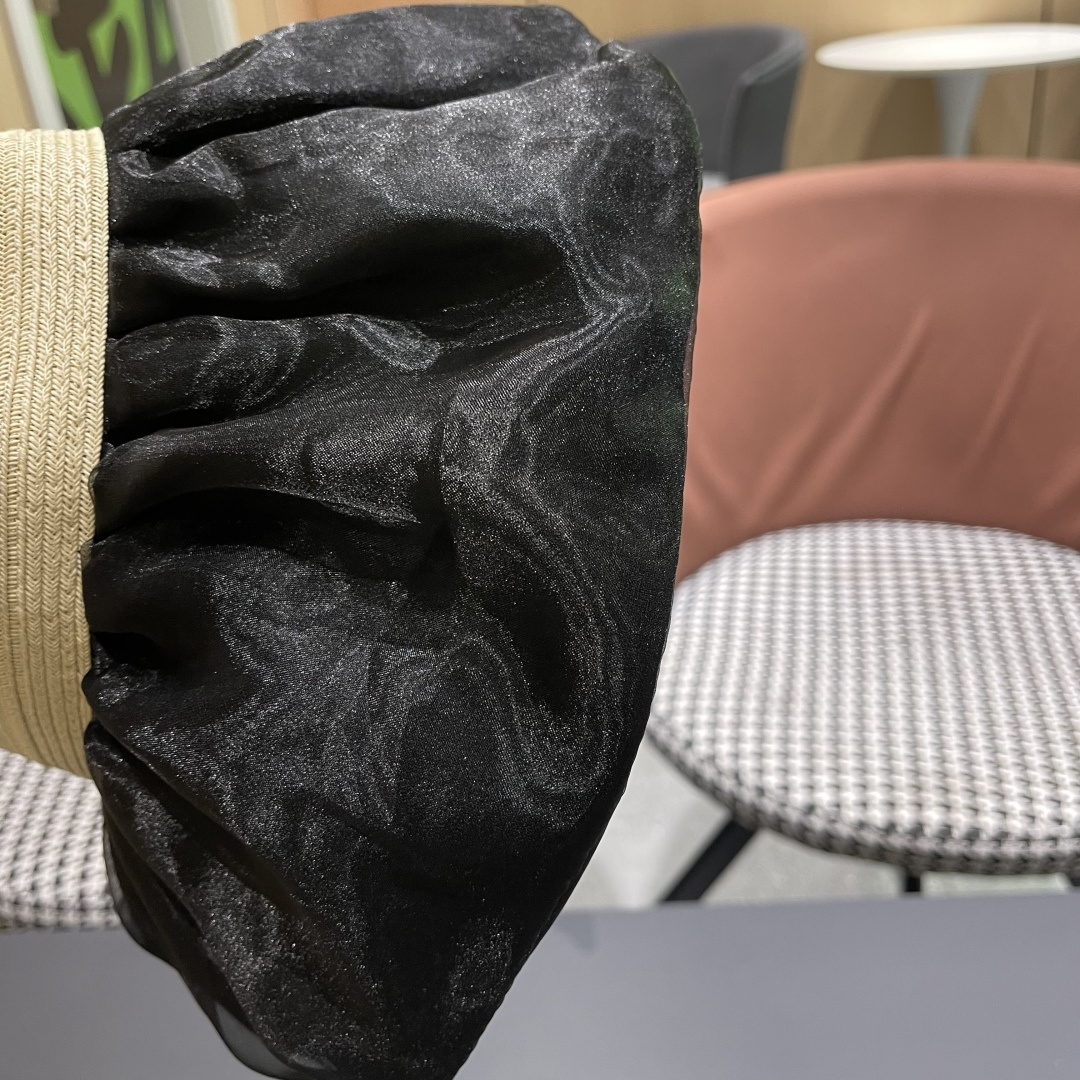 PRADA普拉达夏季新款大檐空顶帽子女出游度假海边可折叠遮阳帽防紫外线太阳帽