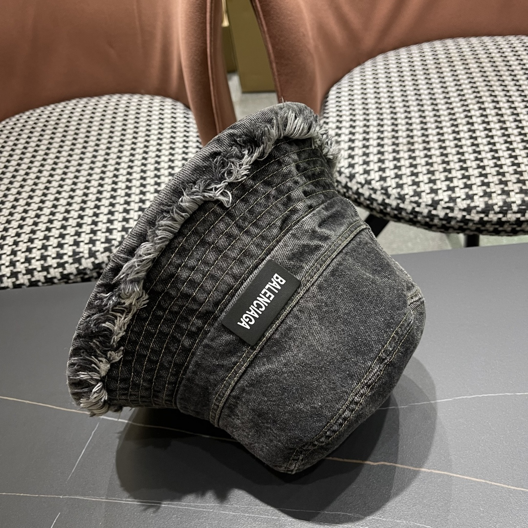 BALENCIAGA巴黎世家潮新款 潮毛边牛仔渔夫帽女春秋季复古水洗直筒帽显脸时尚盆帽帽
