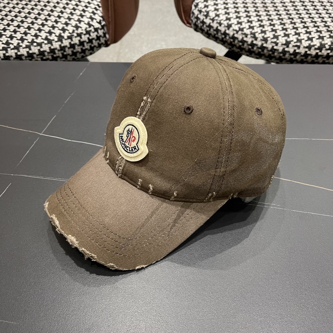  蒙口moncler的春季棒球帽，四季都通用👍 特调的帽型就是又挺拔 闭眼入阿铁子们❗️