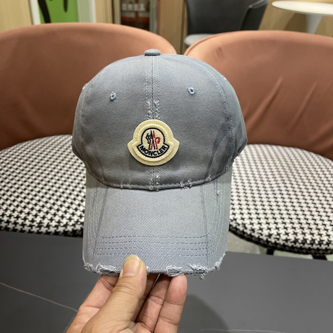  蒙口moncler的春季棒球帽，四季都通用👍 特调的帽型就是又挺拔 闭眼入阿铁子们❗️
