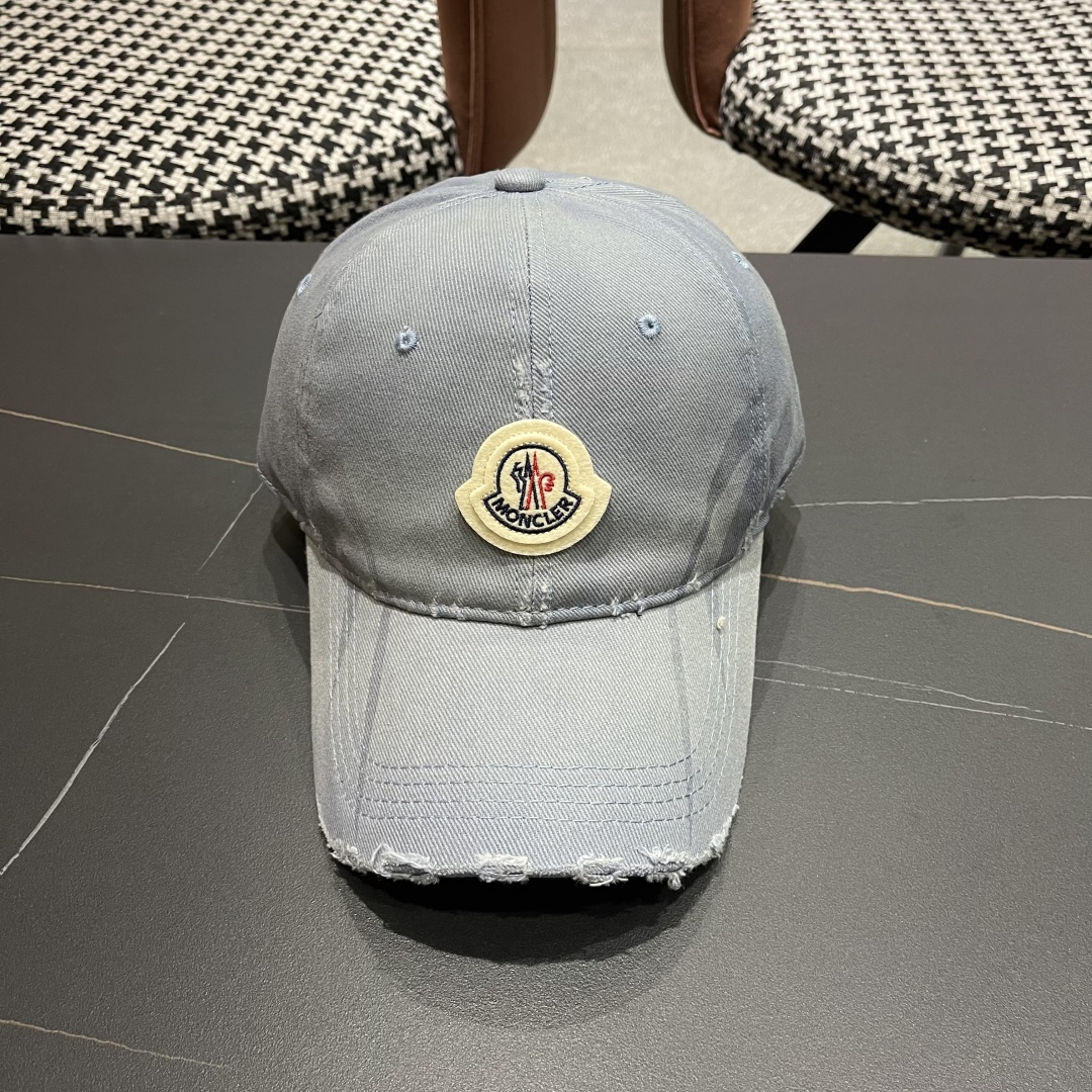  蒙口moncler的春季棒球帽，四季都通用👍 特调的帽型就是又挺拔 闭眼入阿铁子们❗️
