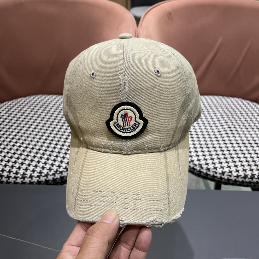  蒙口moncler的春季棒球帽，四季都通用👍 特调的帽型就是又挺拔 闭眼入阿铁子们❗️