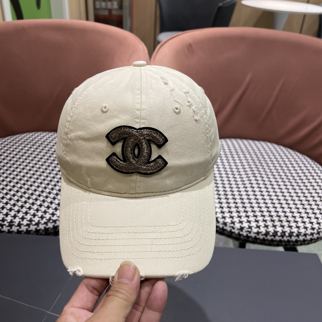  香奈儿CHANEL 2025新款小破洞棒球帽，小香logo经典简约，时尚休闲设计 跑量新品