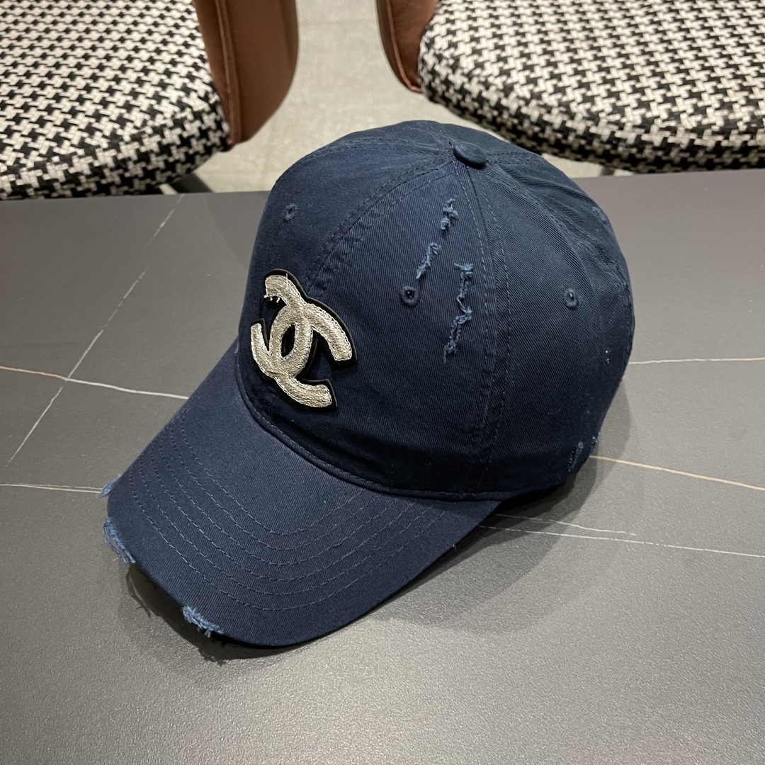  香奈儿CHANEL 2025新款小破洞棒球帽，小香logo经典简约，时尚休闲设计 跑量新品