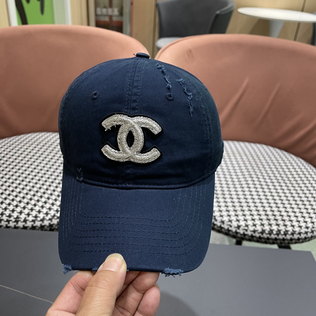  香奈儿CHANEL 2025新款小破洞棒球帽，小香logo经典简约，时尚休闲设计 跑量新品