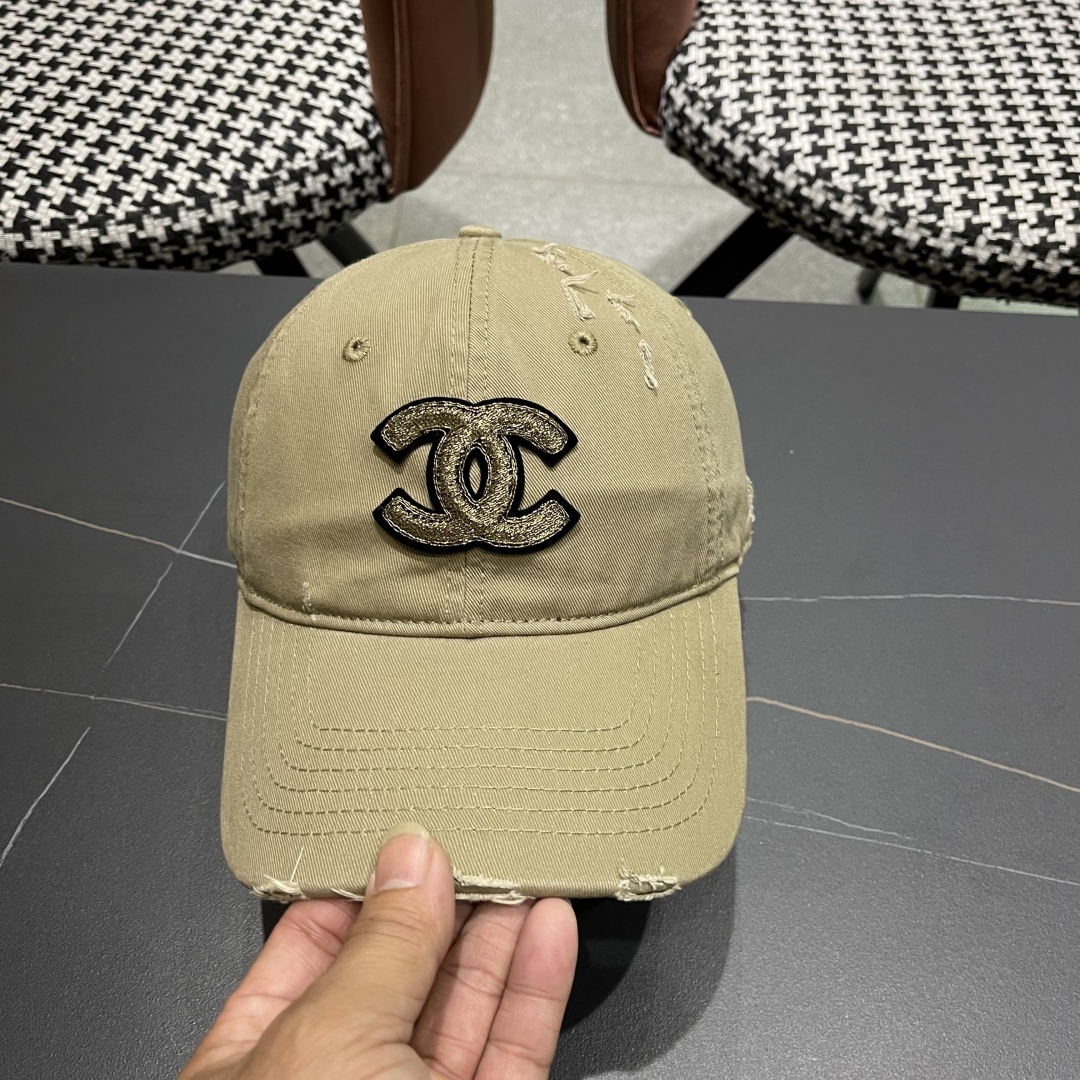  香奈儿CHANEL 2025新款小破洞棒球帽，小香logo经典简约，时尚休闲设计 跑量新品