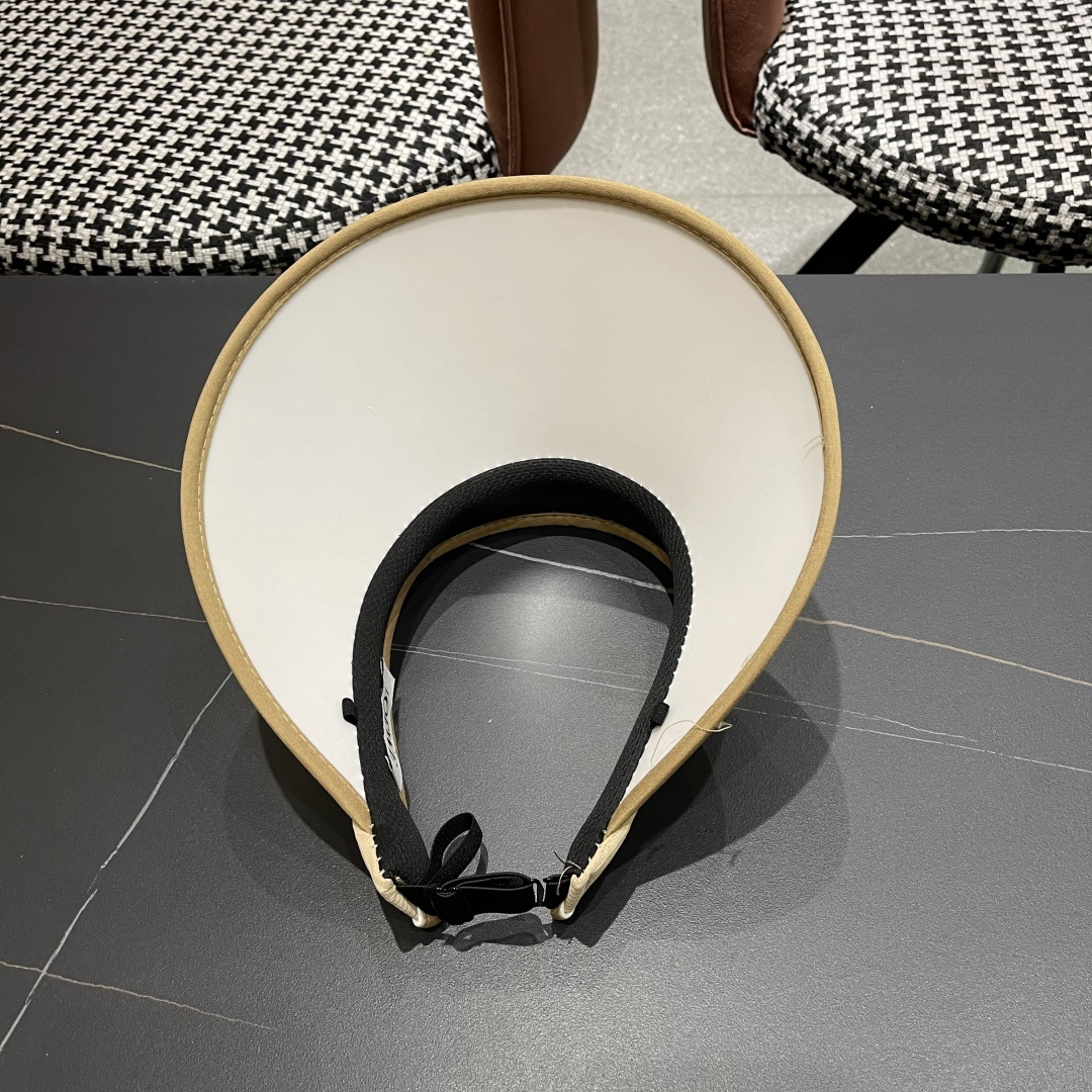 罗意威LOEWE新款空顶帽,夏天的你需要一顶与众不同的帽子去眼压群芳，这款气质空顶帽就很适合！