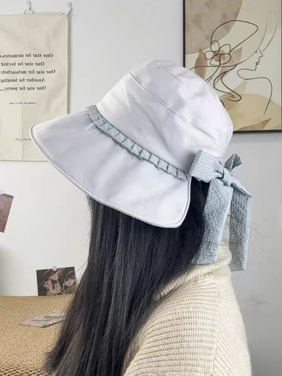  蒙口MONCLER
新款蝴蝶结渔夫帽子女显脸小夏季大帽檐帽度假遮
阳太阳帽