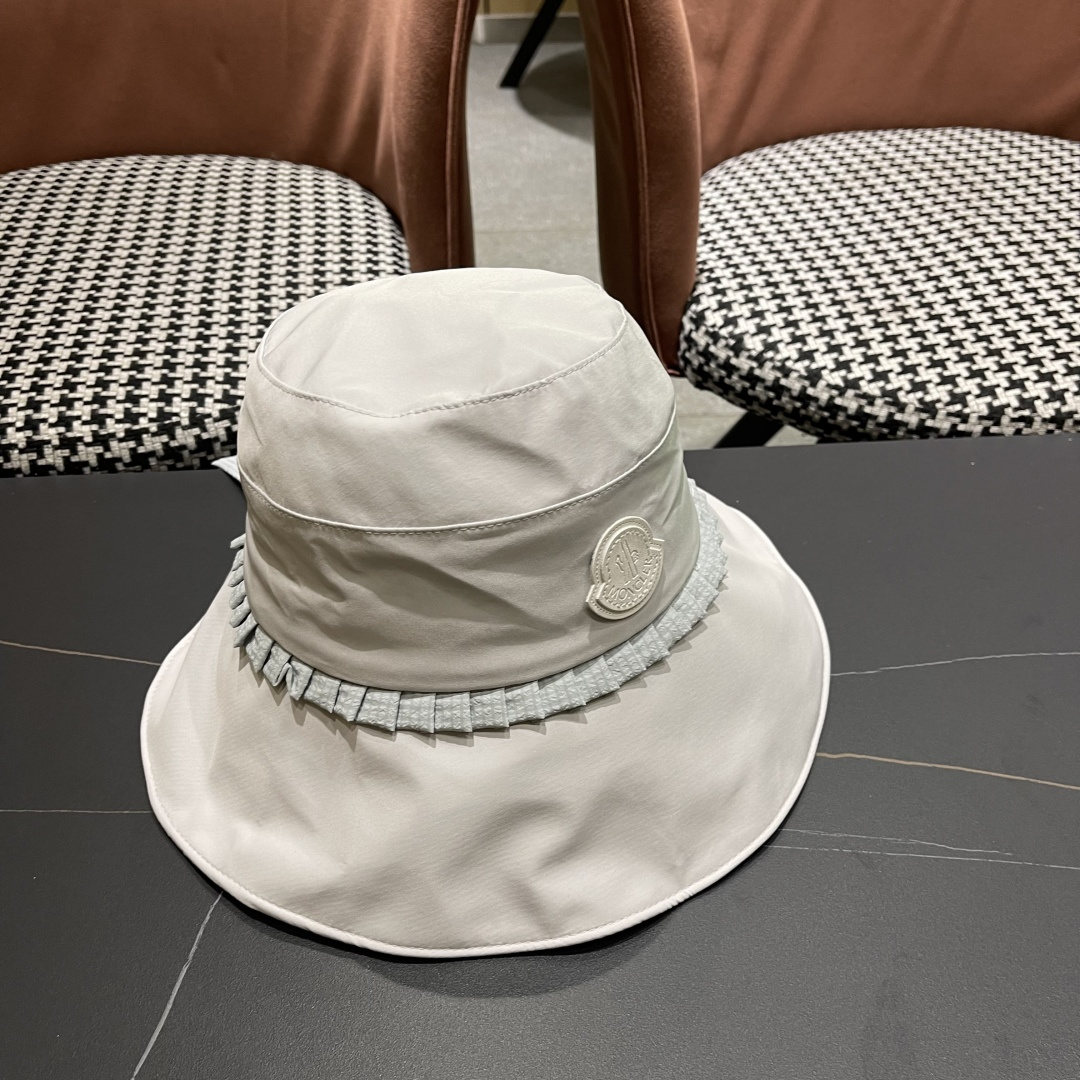  蒙口MONCLER
新款蝴蝶结渔夫帽子女显脸小夏季大帽檐帽度假遮
阳太阳帽