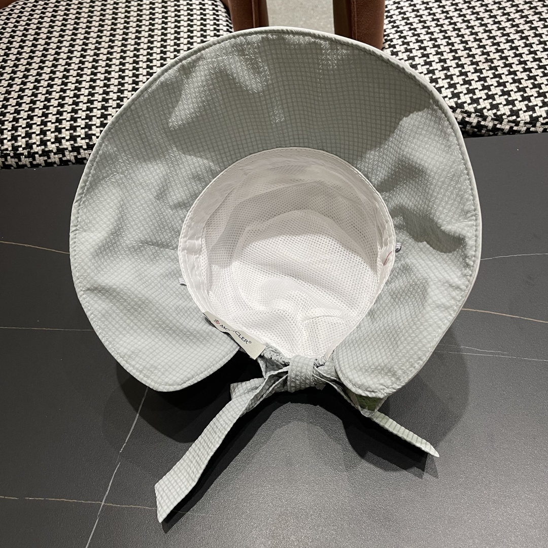  蒙口MONCLER
新款蝴蝶结渔夫帽子女显脸小夏季大帽檐帽度假遮
阳太阳帽