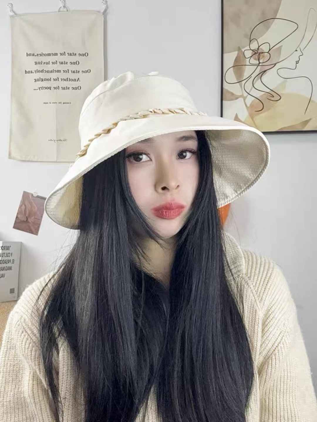  蒙口MONCLER
新款蝴蝶结渔夫帽子女显脸小夏季大帽檐帽度假遮
阳太阳帽