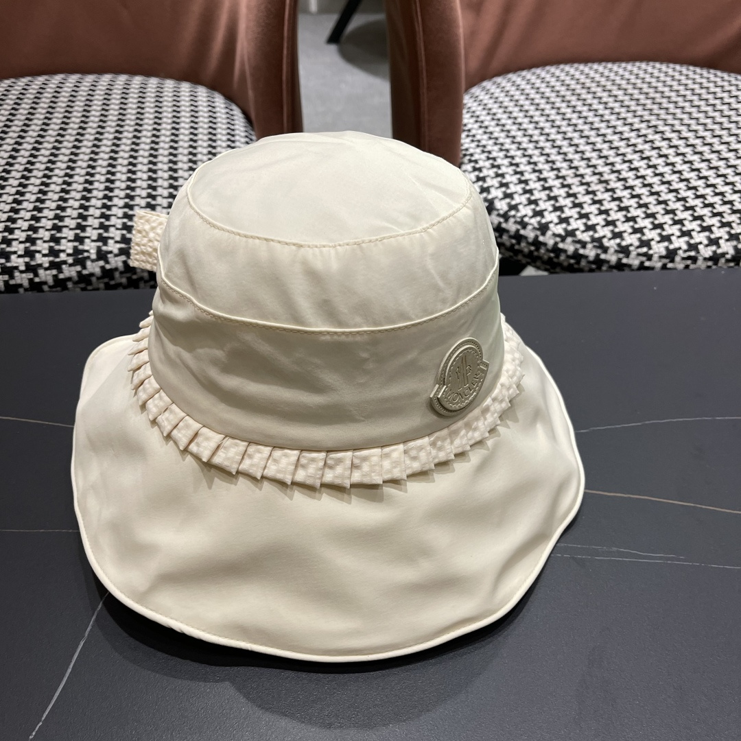  蒙口MONCLER
新款蝴蝶结渔夫帽子女显脸小夏季大帽檐帽度假遮
阳太阳帽