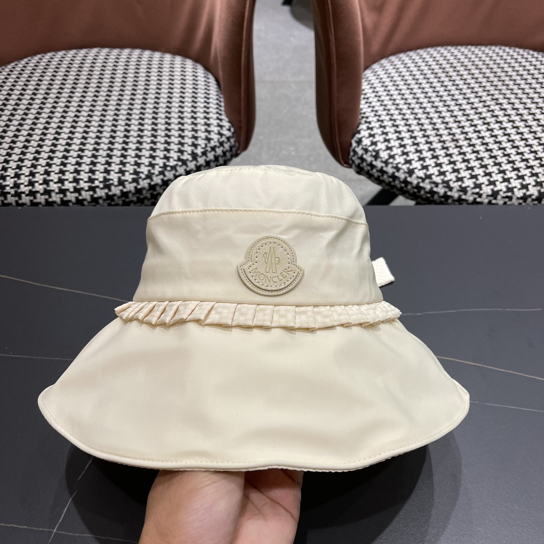  蒙口MONCLER
新款蝴蝶结渔夫帽子女显脸小夏季大帽檐帽度假遮
阳太阳帽