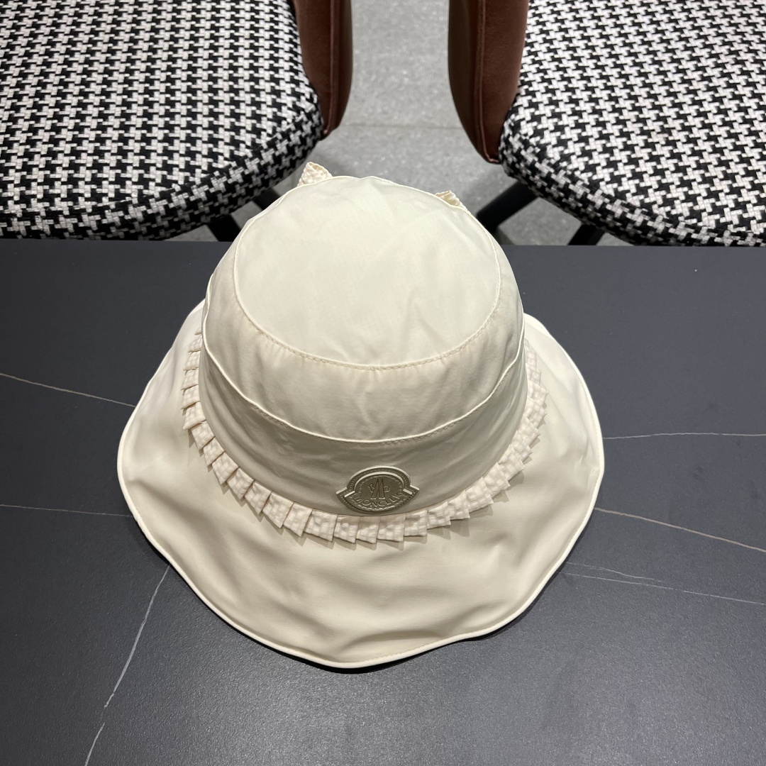  蒙口MONCLER
新款蝴蝶结渔夫帽子女显脸小夏季大帽檐帽度假遮
阳太阳帽