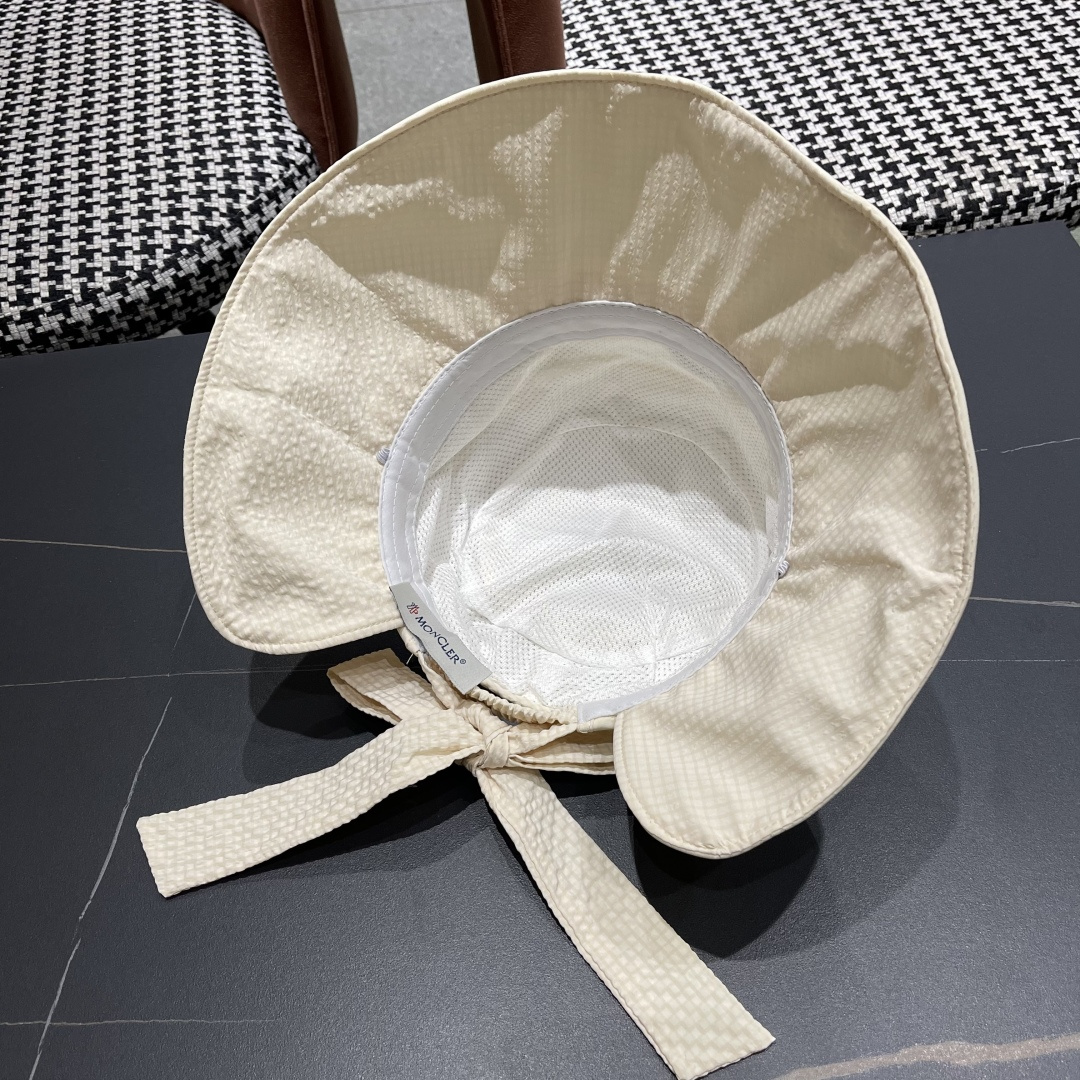  蒙口MONCLER
新款蝴蝶结渔夫帽子女显脸小夏季大帽檐帽度假遮
阳太阳帽