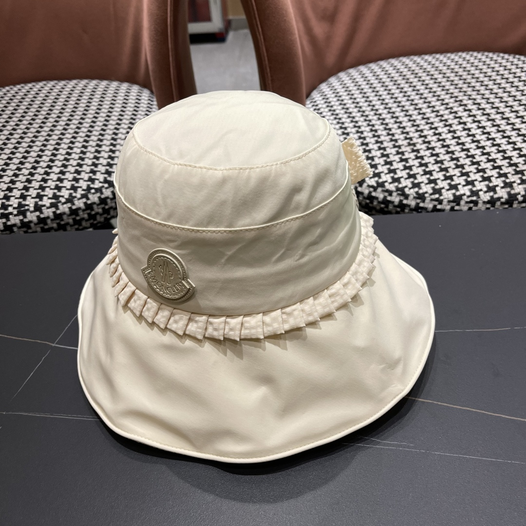  蒙口MONCLER
新款蝴蝶结渔夫帽子女显脸小夏季大帽檐帽度假遮
阳太阳帽