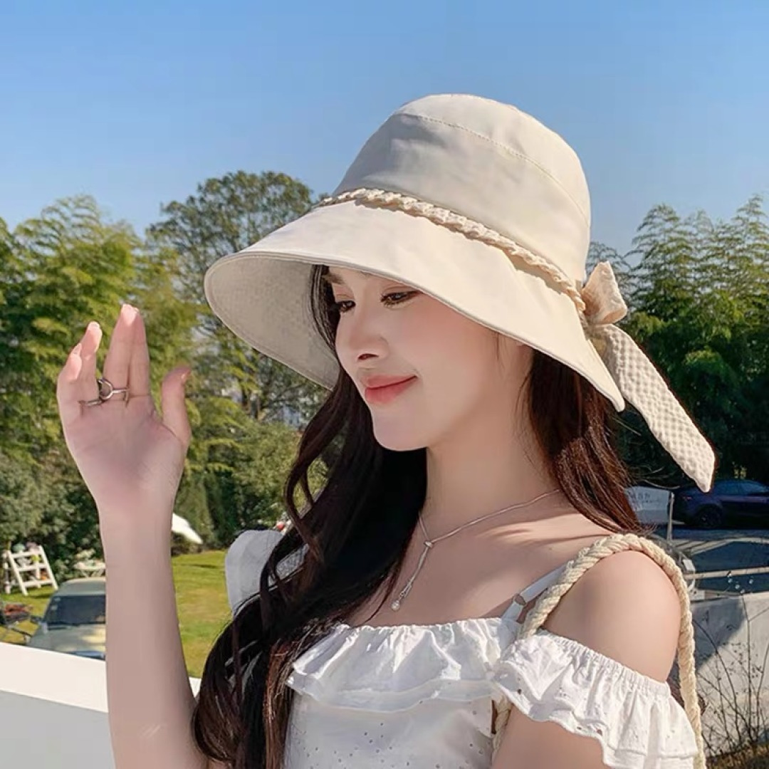  蒙口MONCLER
新款蝴蝶结渔夫帽子女显脸小夏季大帽檐帽度假遮
阳太阳帽