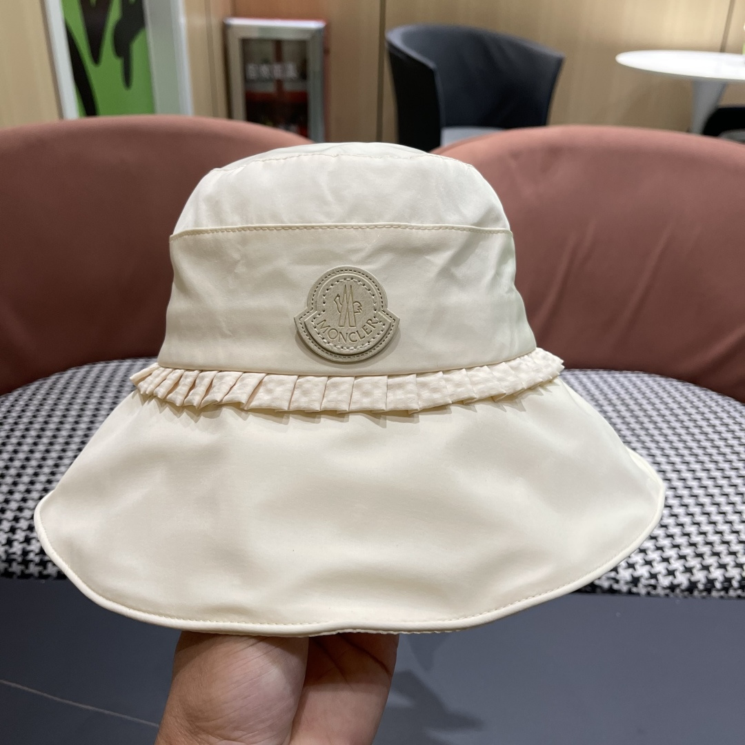  蒙口MONCLER
新款蝴蝶结渔夫帽子女显脸小夏季大帽檐帽度假遮
阳太阳帽