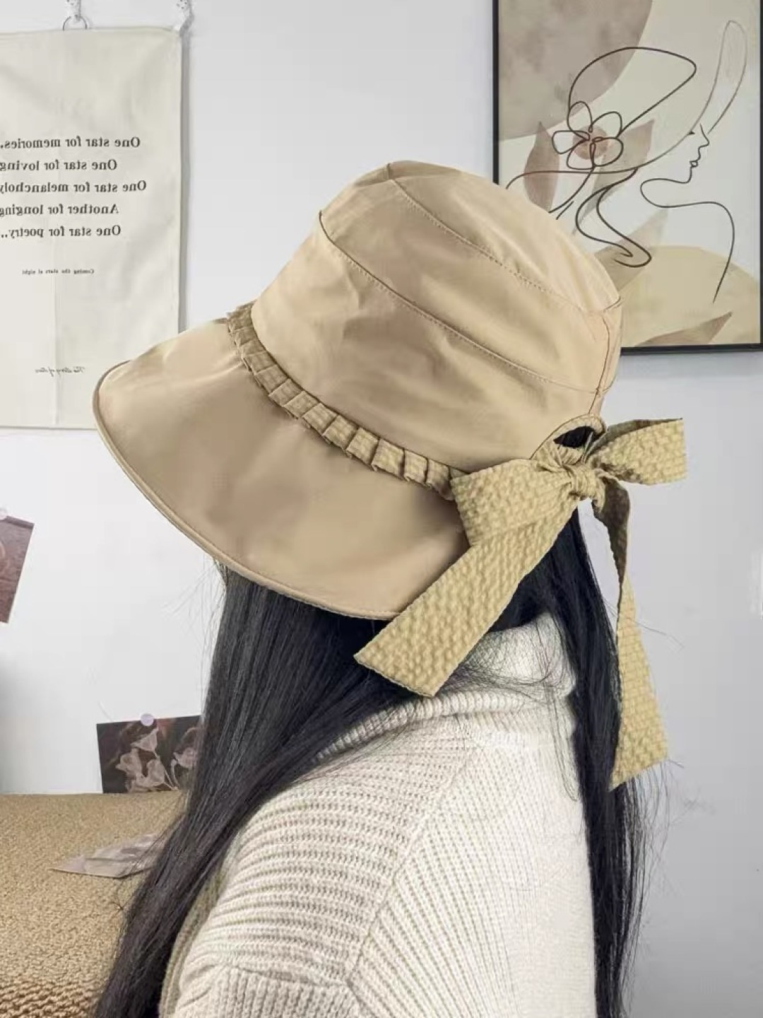  蒙口MONCLER
新款蝴蝶结渔夫帽子女显脸小夏季大帽檐帽度假遮
阳太阳帽