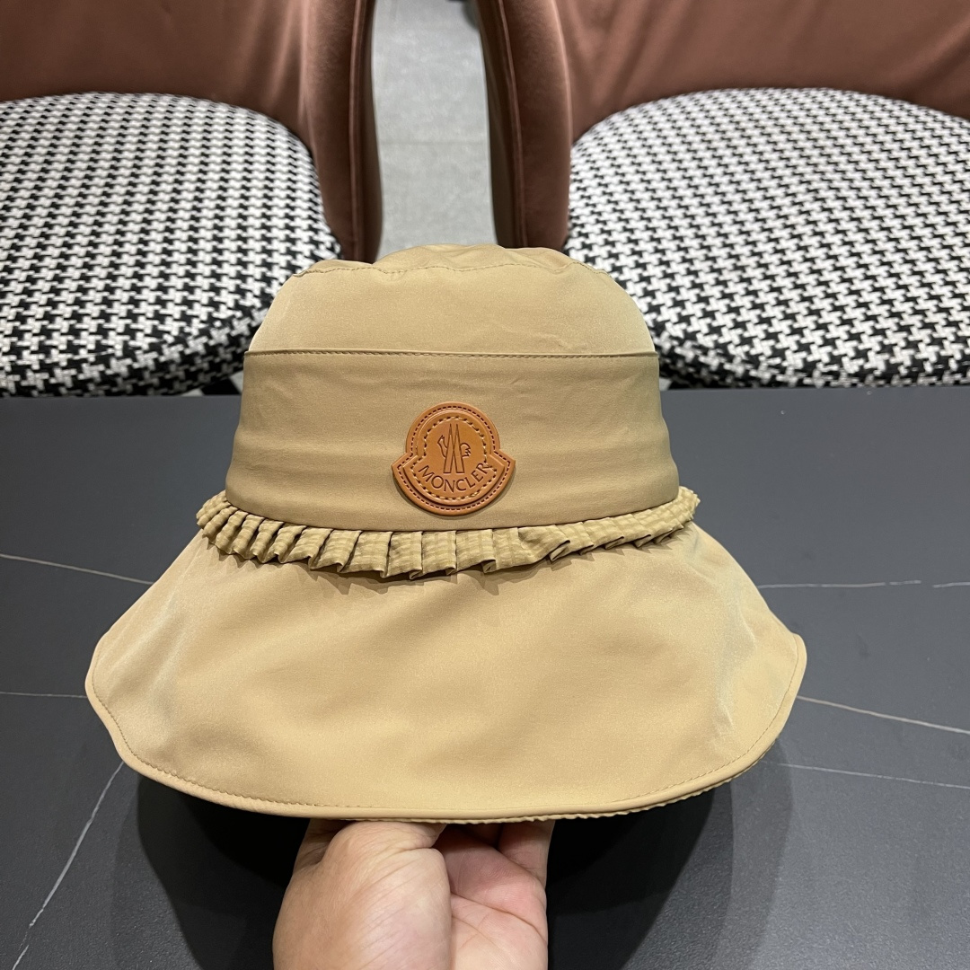  蒙口MONCLER
新款蝴蝶结渔夫帽子女显脸小夏季大帽檐帽度假遮
阳太阳帽