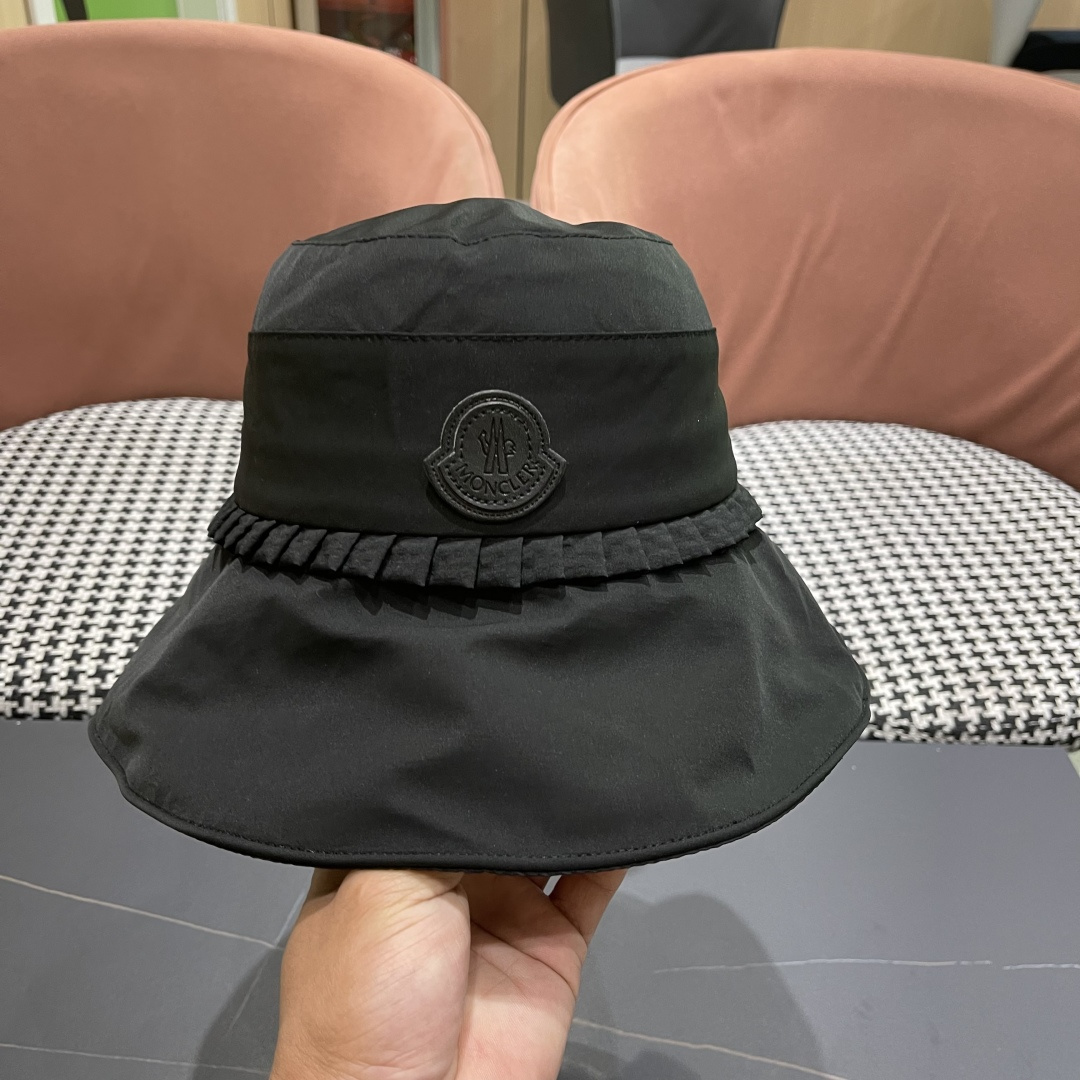  蒙口MONCLER
新款蝴蝶结渔夫帽子女显脸小夏季大帽檐帽度假遮
阳太阳帽